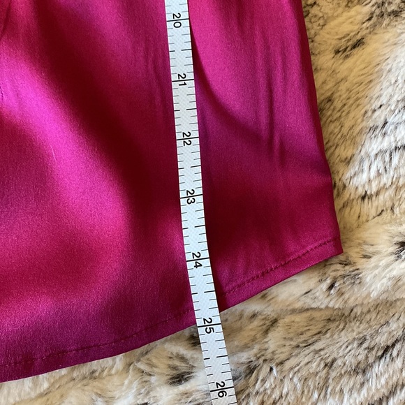 Beautiful womens small  fuchsia pink silk cap sleeve shirt in EUC - Picture 4 of 7